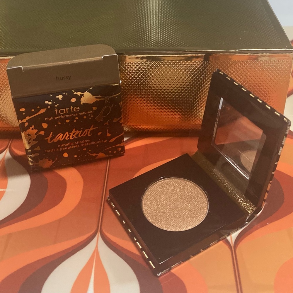 Tarte Metallic Shadow in Hussy